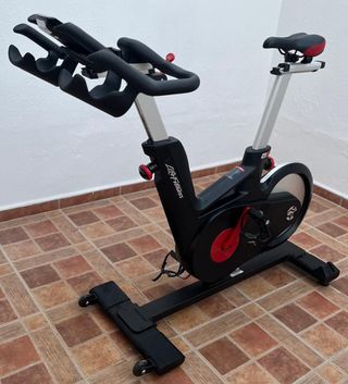 Bicicleta Spinning Life Fitness Tomahawk ICG IC5