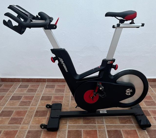 Bicicleta Spinning Life Fitness Tomahawk ICG IC5