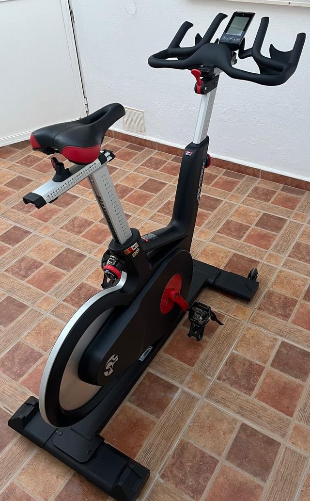 Bicicleta Spinning Life Fitness Tomahawk ICG IC5