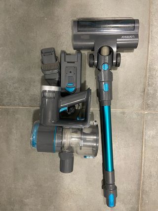 Aspirador escoba sin cable, la batería hay cambiar