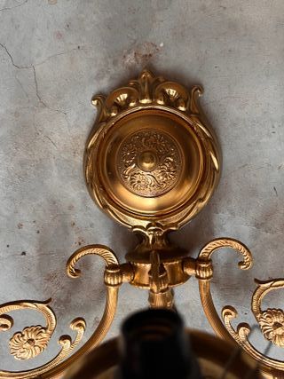 Aplique de pared dorado 3 luces.