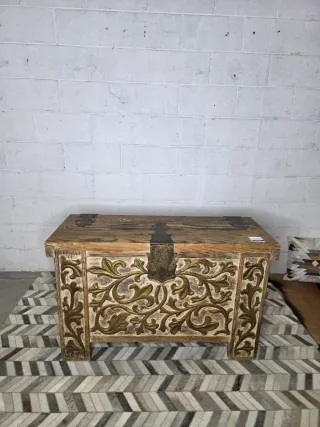 Baúl vintage pino macizo diseño español