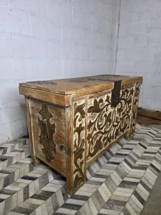 Baúl vintage pino macizo diseño español