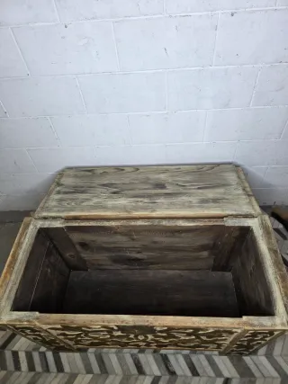 Baúl vintage pino macizo diseño español