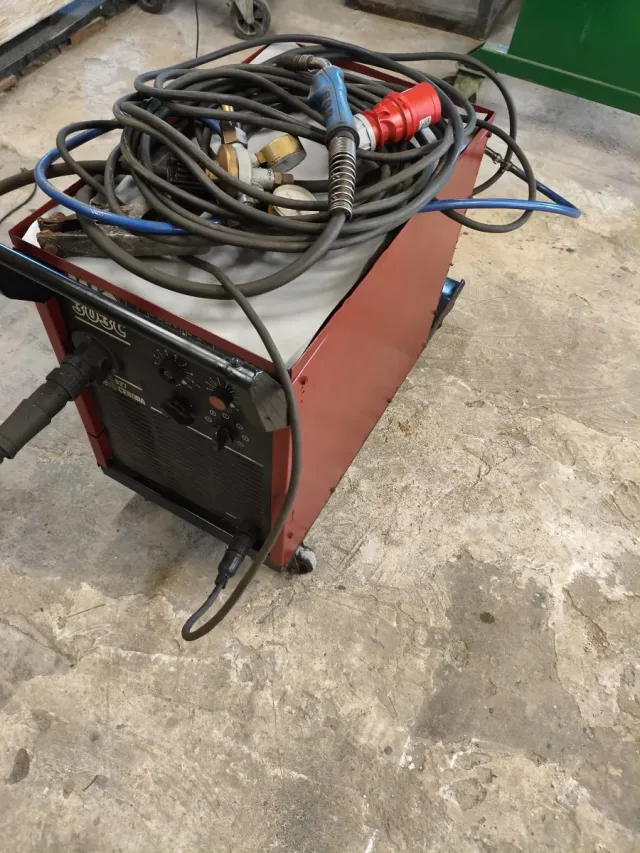 Máquina de soldar MIG 303C
