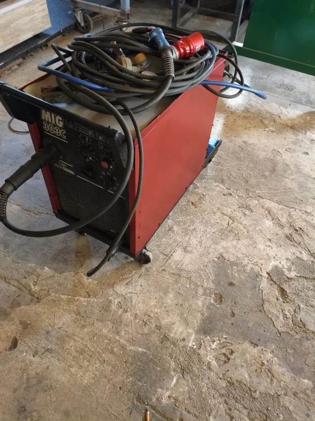 Máquina de soldar MIG 303C