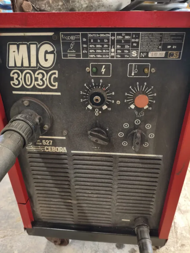 Máquina de soldar MIG 303C