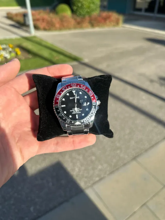 Reloj SKYLINE Negro y Plateado