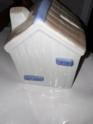 Hucha de cerámica, casita de perro. Vintage.