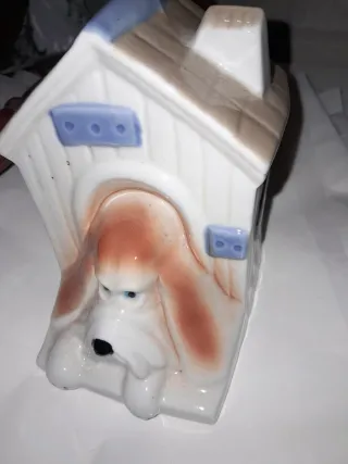 Hucha de cerámica, casita de perro. Vintage.