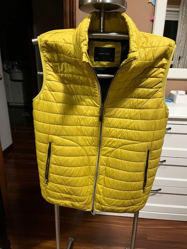 Chaleco fino amarillo Zara Man