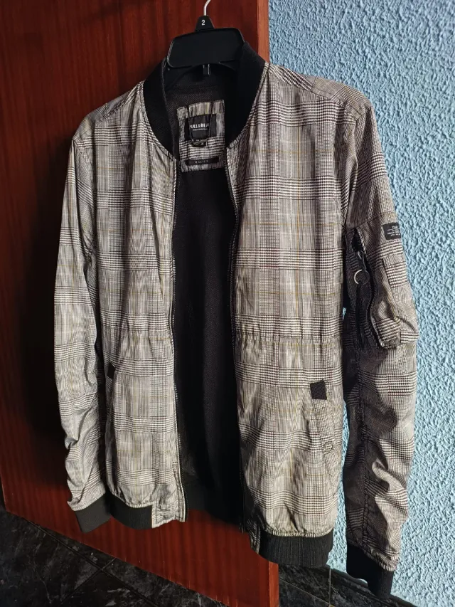 Cazadora Bomber Pull&Bear Cuadros