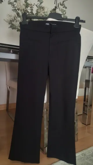 Pantalón Zara Negro.