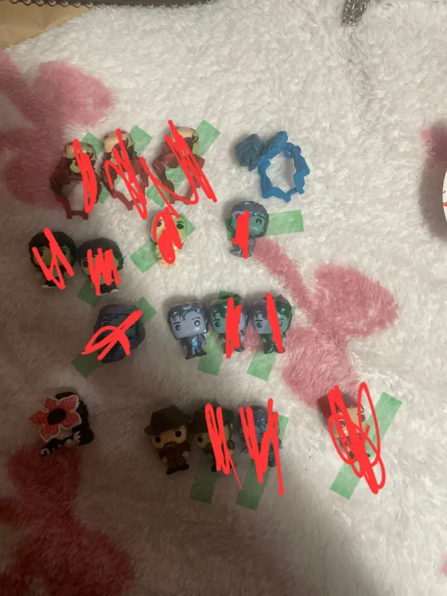 Figuras Stranger Things Kinder Joy