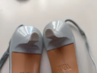 Sandalias Zara Slingback Tacón Azul Claro