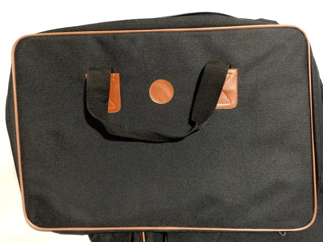 Bolso negro para portátil/pantalla grande