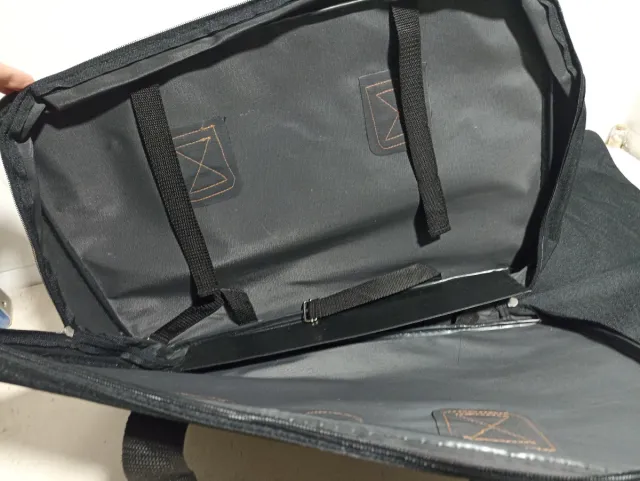 Bolso negro para portátil/pantalla grande