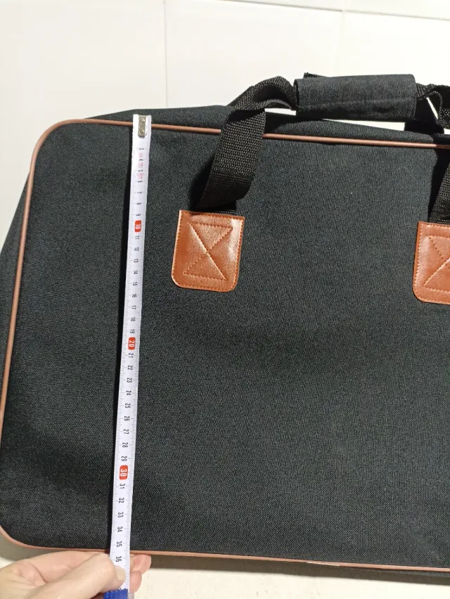 Bolso negro para portátil/pantalla grande