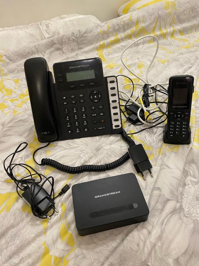 Teléfono profesional Grandstream con central dos