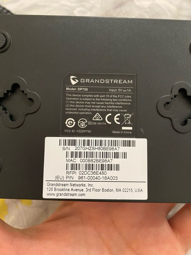 Teléfono profesional Grandstream con central dos