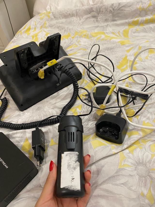 Teléfono profesional Grandstream con central dos