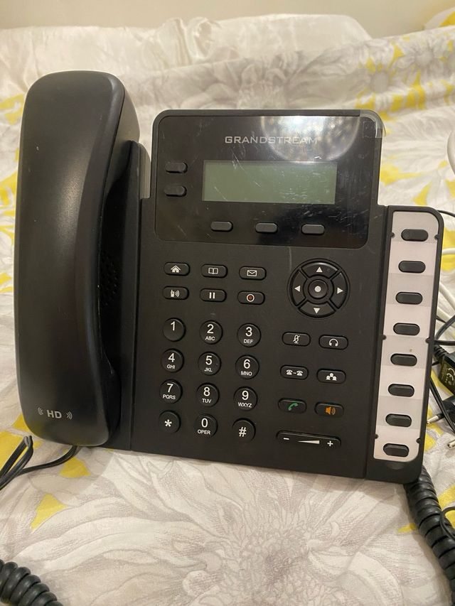 Teléfono profesional Grandstream con central dos