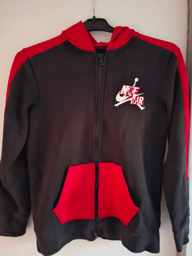 Sudadera Nike Air Jordan Negra y Roja