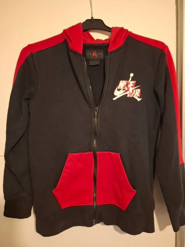 Sudadera Nike Air Jordan Negra y Roja