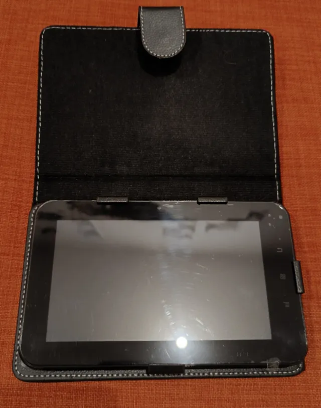 Tablet 7 pulgadas sin marca.