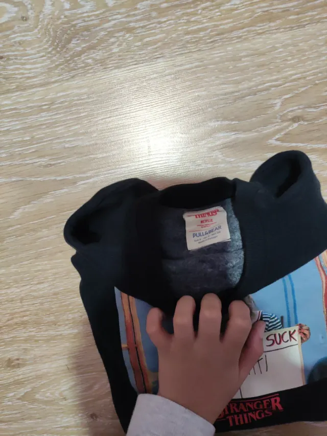 Sudadera Stranger Things Negra