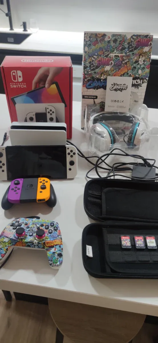 Nintendo Switch OLED + Accesorios