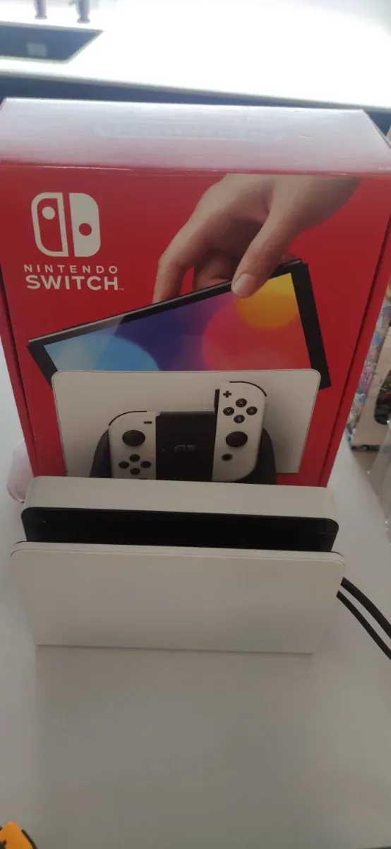 Nintendo Switch OLED + Accesorios
