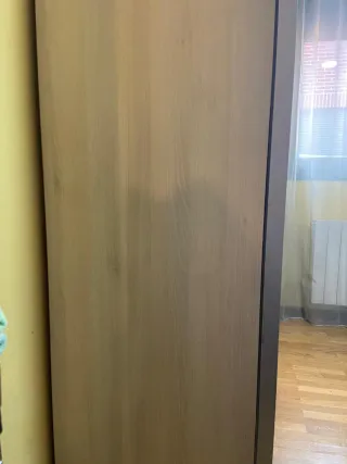 Armario puertas correderas beige y gris