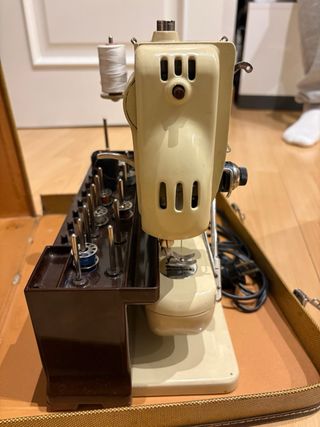 Máquina de coser Bernina Class 125 Portátil