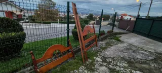 Cama de madera rústica