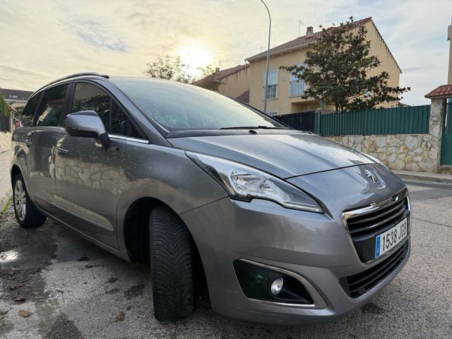 7 PLAZAS!! Peugeot 5008 2015