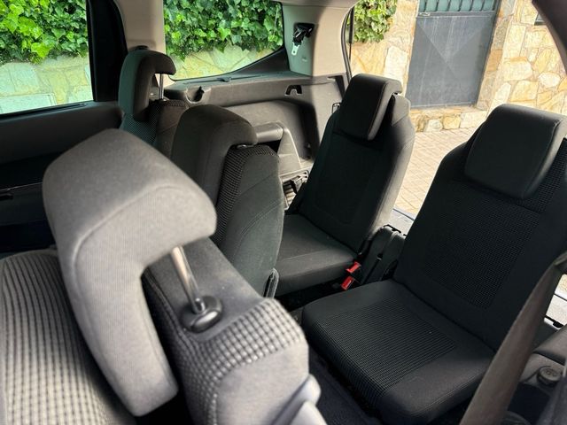 7 PLAZAS!! Peugeot 5008 2015