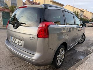 7 PLAZAS!! Peugeot 5008 2015