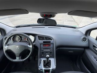 7 PLAZAS!! Peugeot 5008 2015