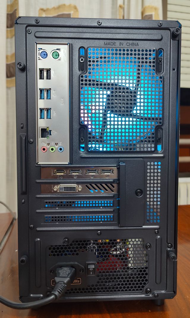 ORDENADOR GAMING 32GB RX 580 4GB SSD Xeon Win11