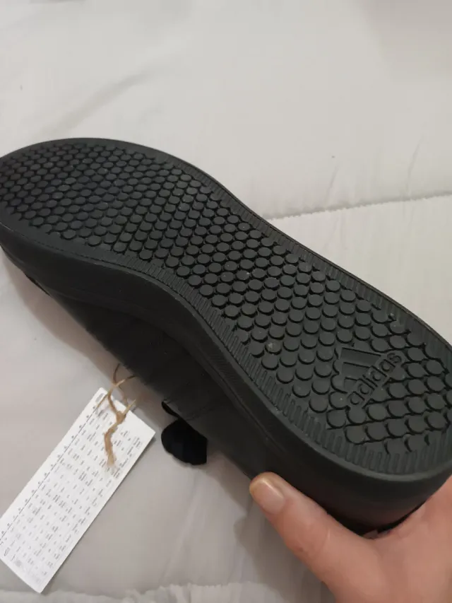 Zapatillas Adidas Skaters Negras a estrenar