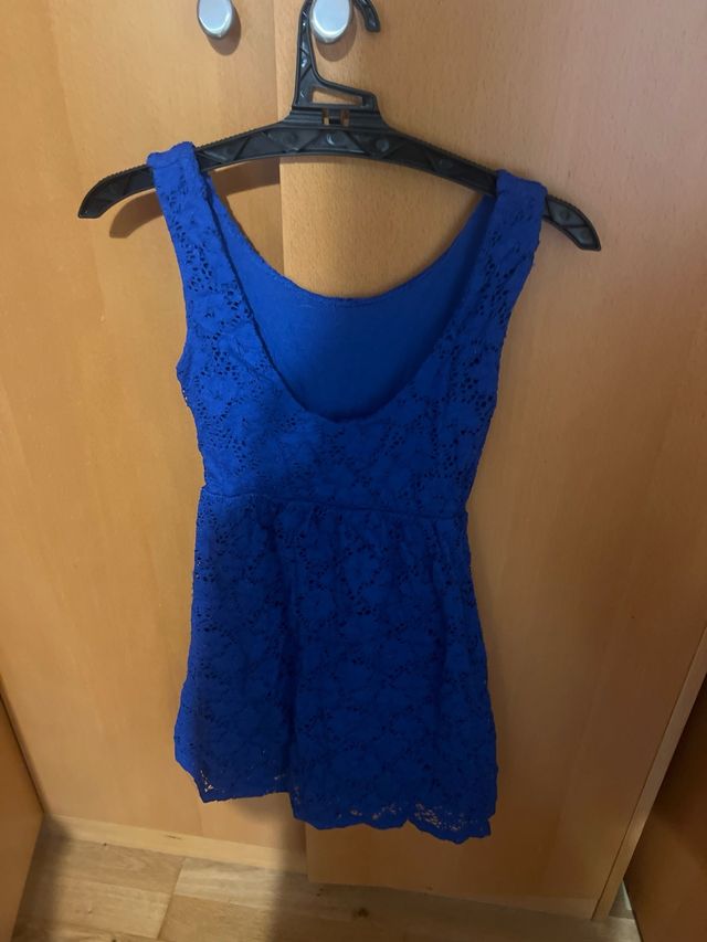 Vestido azul eléctrico encaje