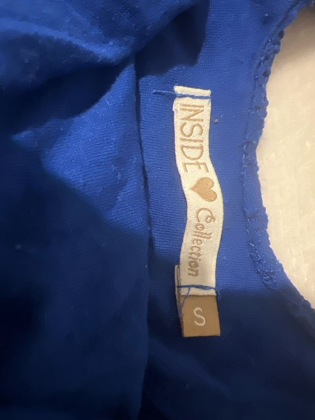 Vestido azul eléctrico encaje