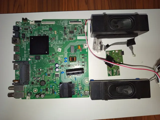 Placa base y altavoces TV