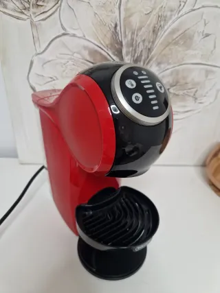 Cafetera Dolce Gusto Roja