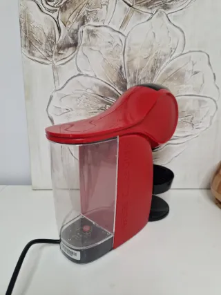 Cafetera Dolce Gusto Roja