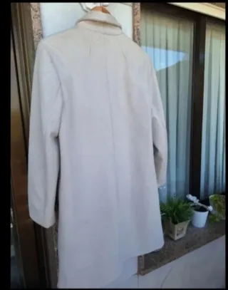 Abrigo beige elegante