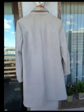 Abrigo beige elegante