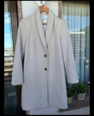 Abrigo beige elegante