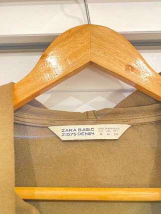 Parka Zara con capucha verde